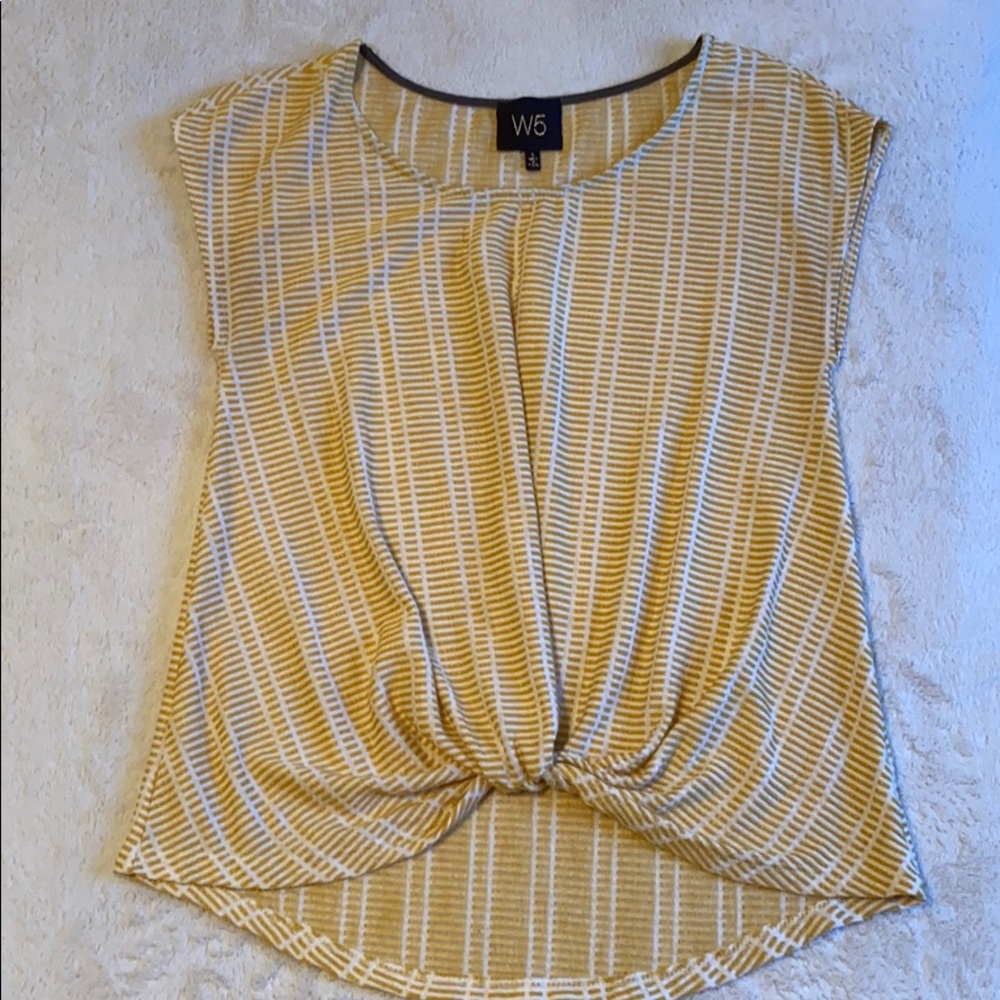 Knotted top